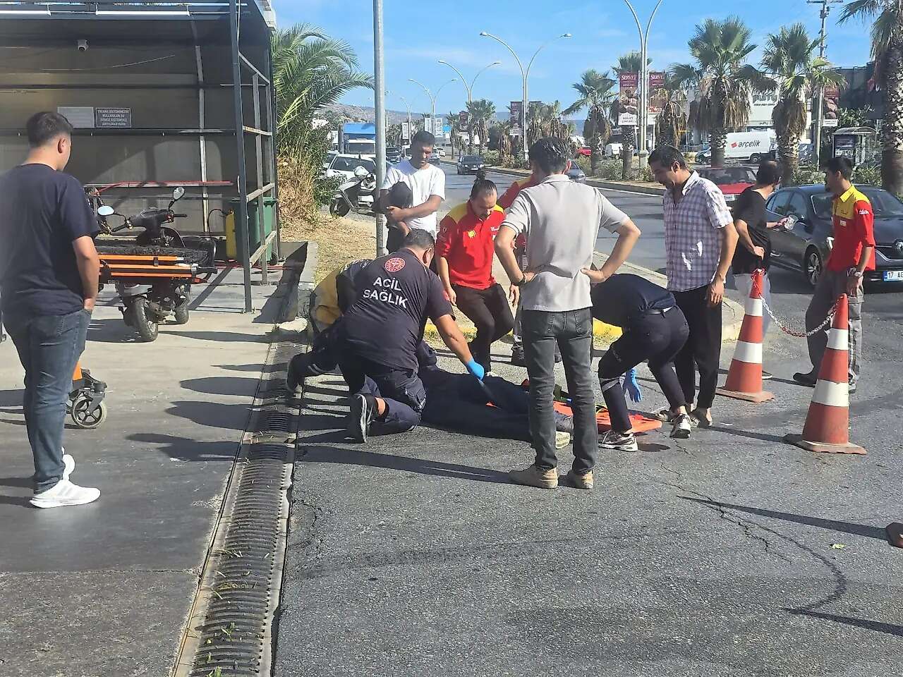 Muğla'da Yaralanan Motosiklet Sürücüsüne İlk Müdahaleyi Vatandaşlar Yaptı 1